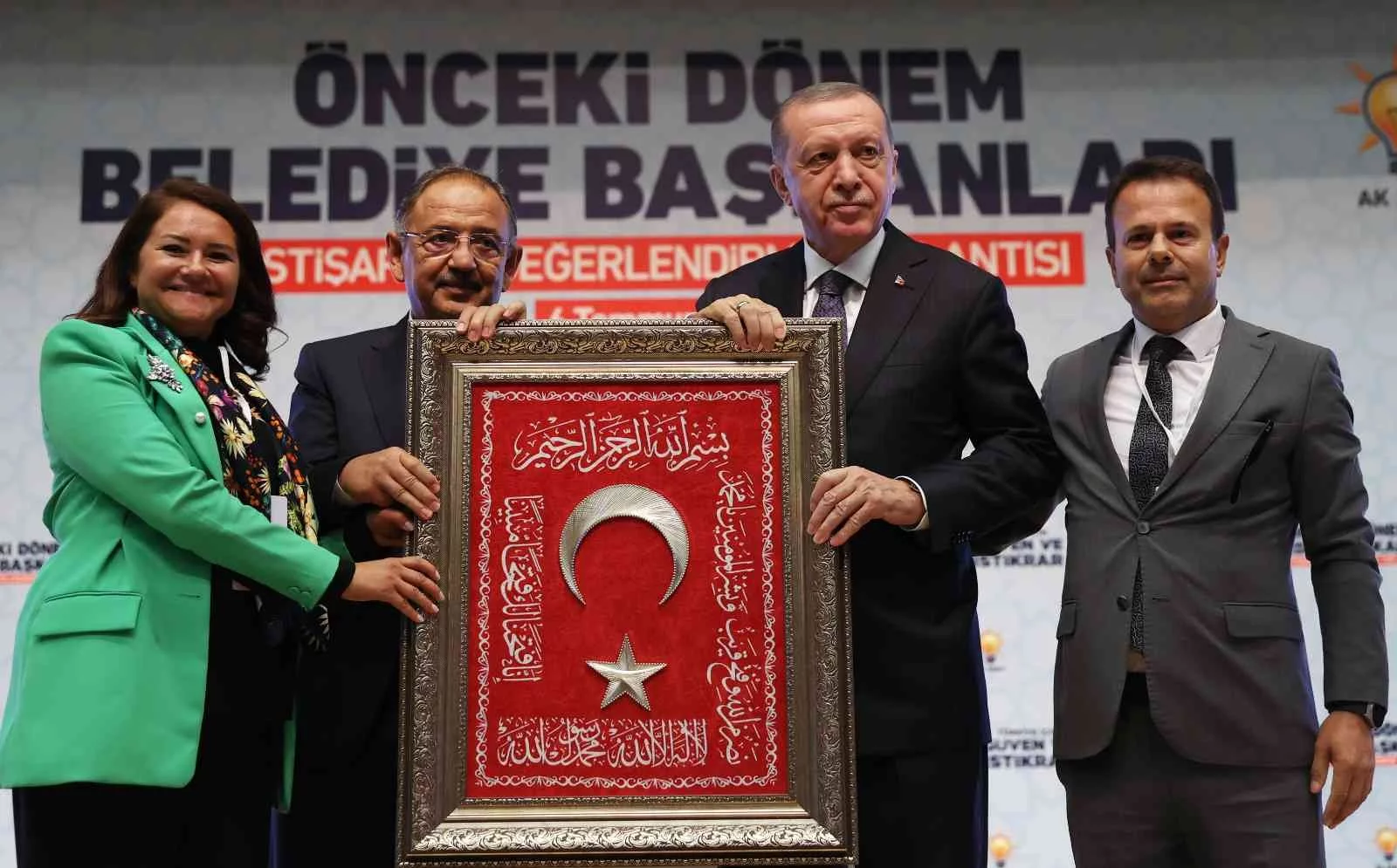 Cumhurbaşkanı Erdoğan:  “Bu seçim kırgınlıkla, nefsaniyetle hareket edilecek bir seçim değildir