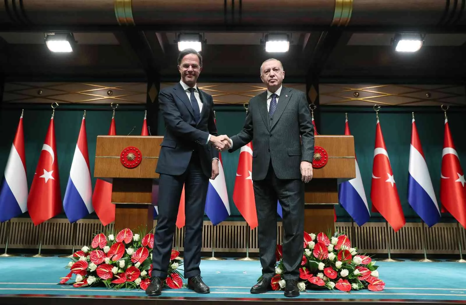 Cumhurbaşkanı Erdoğan: “Bu gidişata bir an evvel son verilmesi için yoğun bir diplomasi trafiği yürütüyoruz