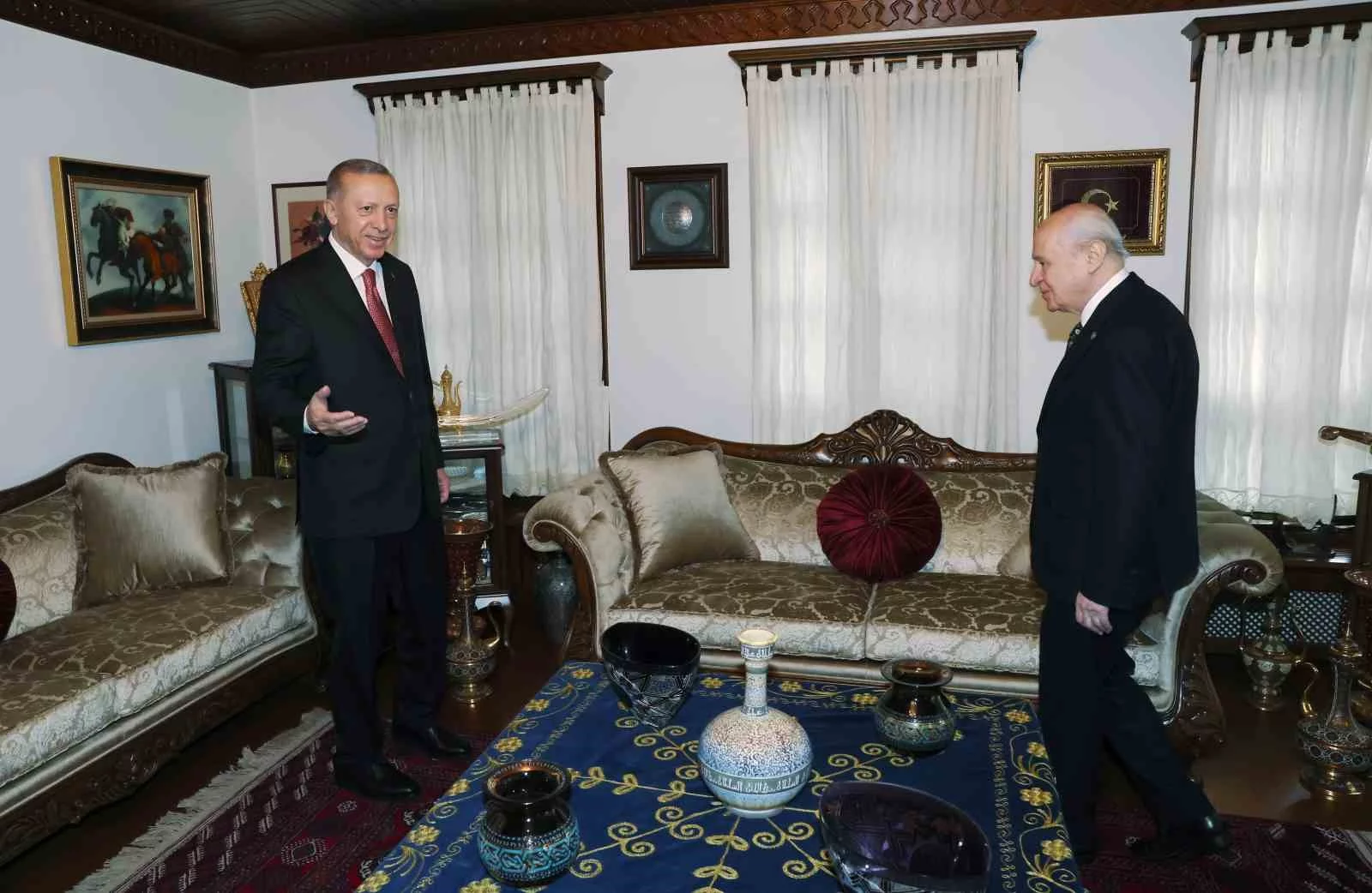 Cumhurbaşkanı Erdoğan MHP Genel Başkanı Bahçeliyi evinde ziyaret ediyor