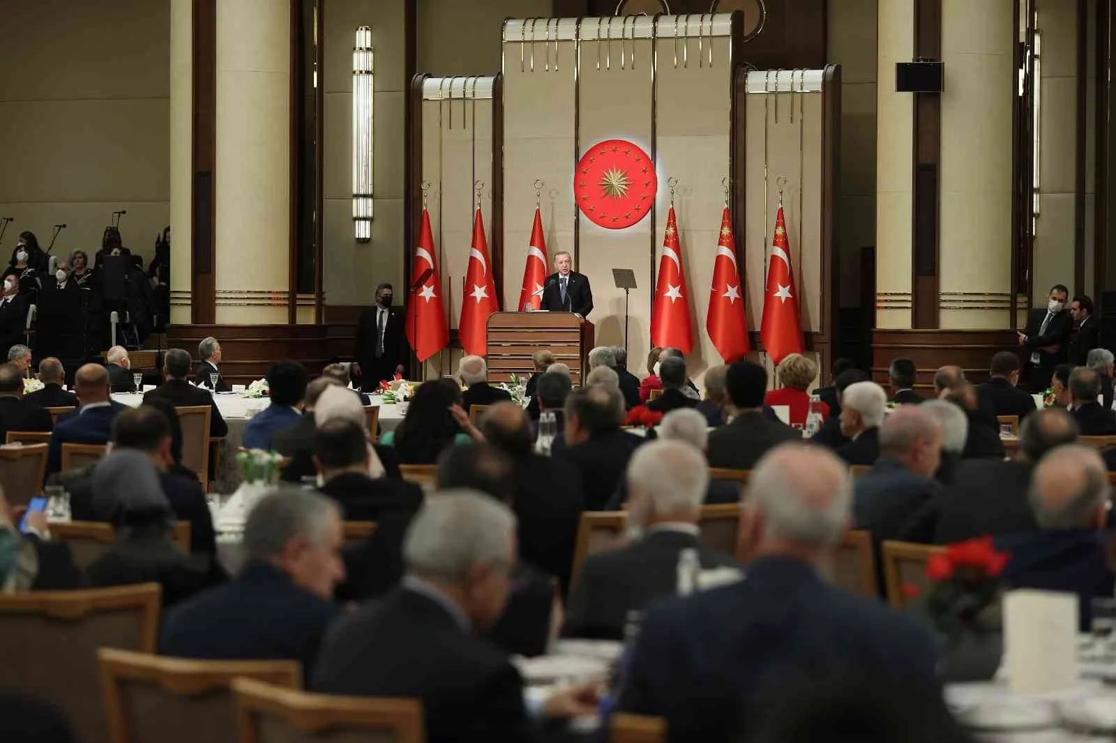 Cumhurbaşkanı Erdoğan: Sizleri bir kez daha saflarımızı sıklaştırmaya özellikle davet ediyorum”