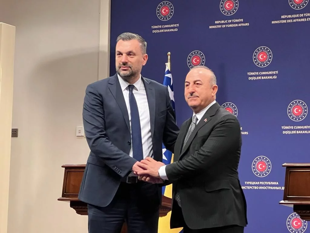 Dışişleri Bakanı Çavuşoğlu, Bosna-Hersekli mevkidaşı Konakoviç ile görüştü