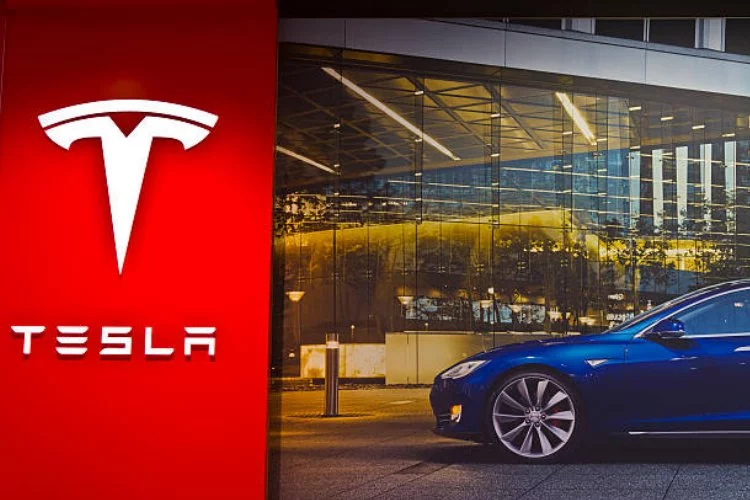 Elon Musk, Tesla için reklam verecek