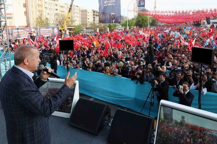 Erdoğan: “Ekonomik sıkıntı ve hayat pahalılığını biz çözeceğiz”