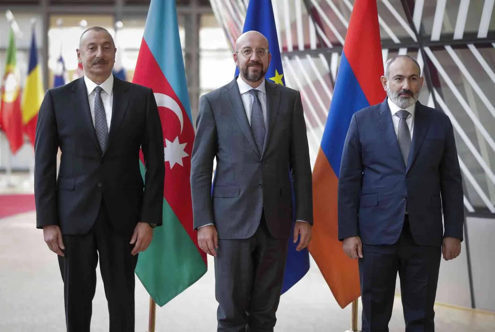 Ermenistan, Azerbaycan, Fransa ve AB Pragda dörtlü zirve yapacak