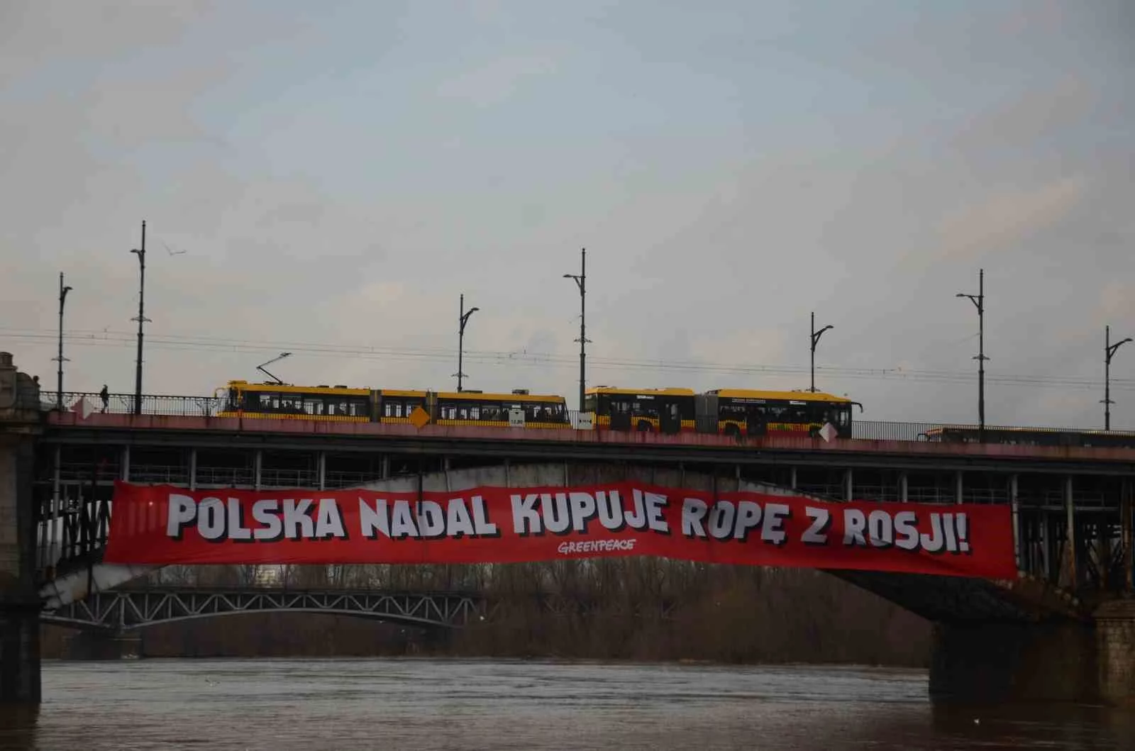 Greenpeace aktivistleri: Polonya hala Rus petrolü satın almaya devam ediyor