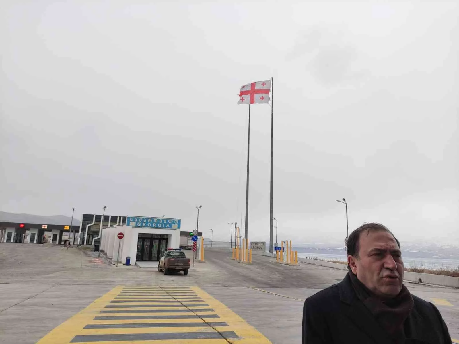 Gürcistan, sınır kapılarının yolcu trafiğine açılmasına izin verdi