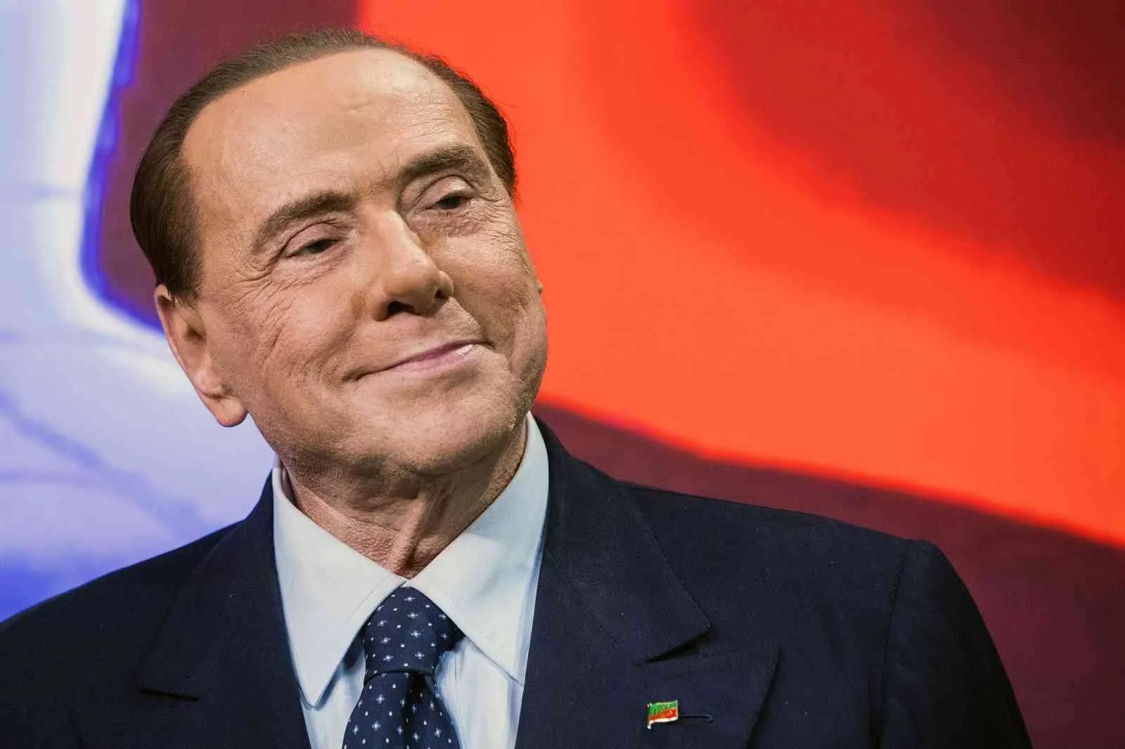 İtalyanın eski Başbakanı Berlusconinin 20 Ocaktan bu yana hastanede olduğu ortaya çıktı