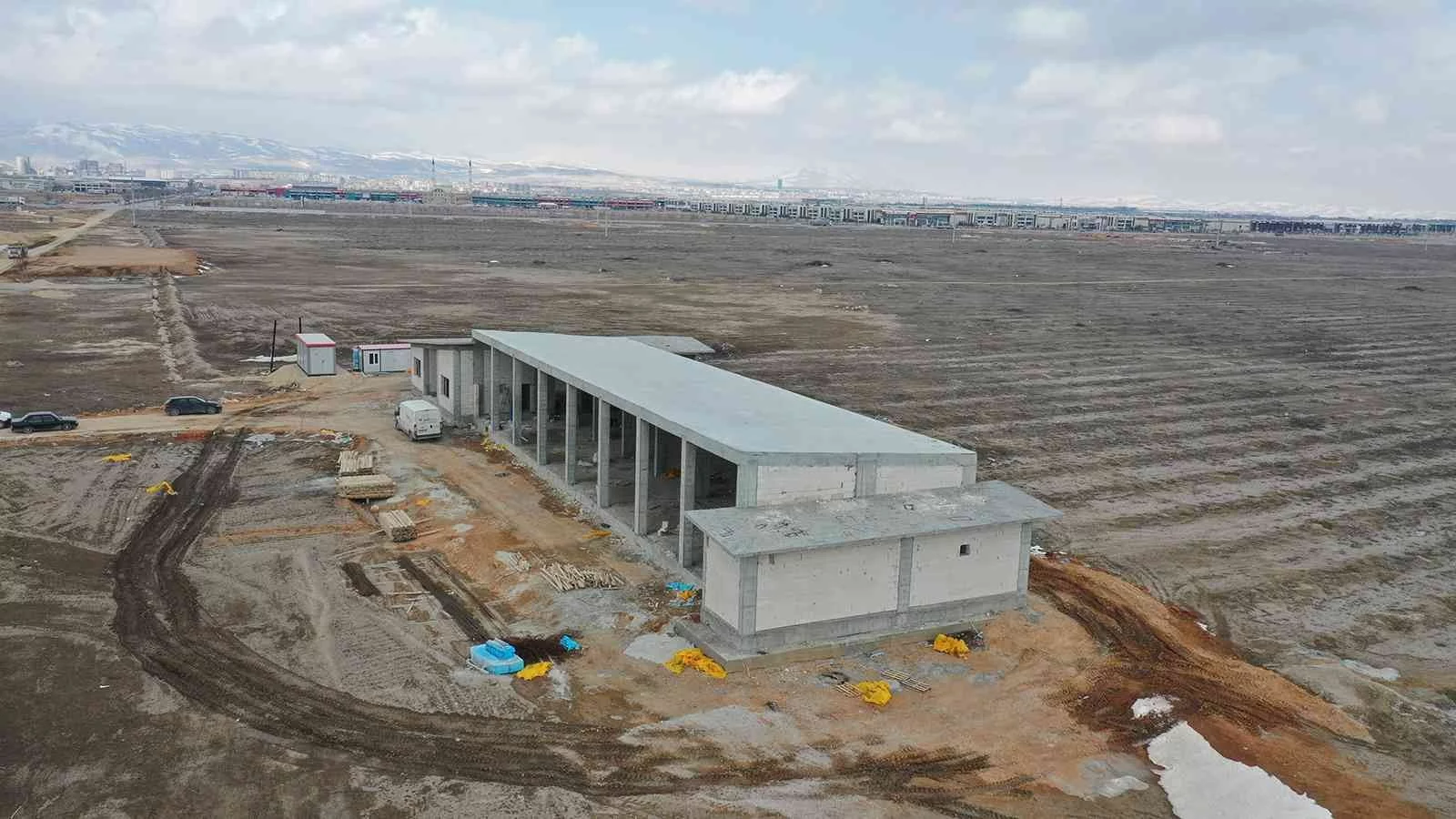 Konya Büyükşehir Belediyesi Sanayi İtfaiye Merkezi hızla yükseliyor