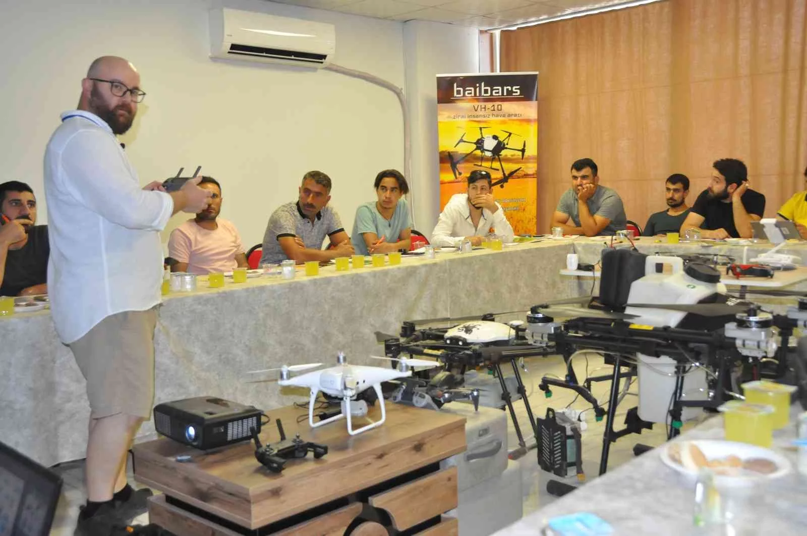 Mardinde çiftçiler insansız hava aracı pilotu olmak için eğitiliyor