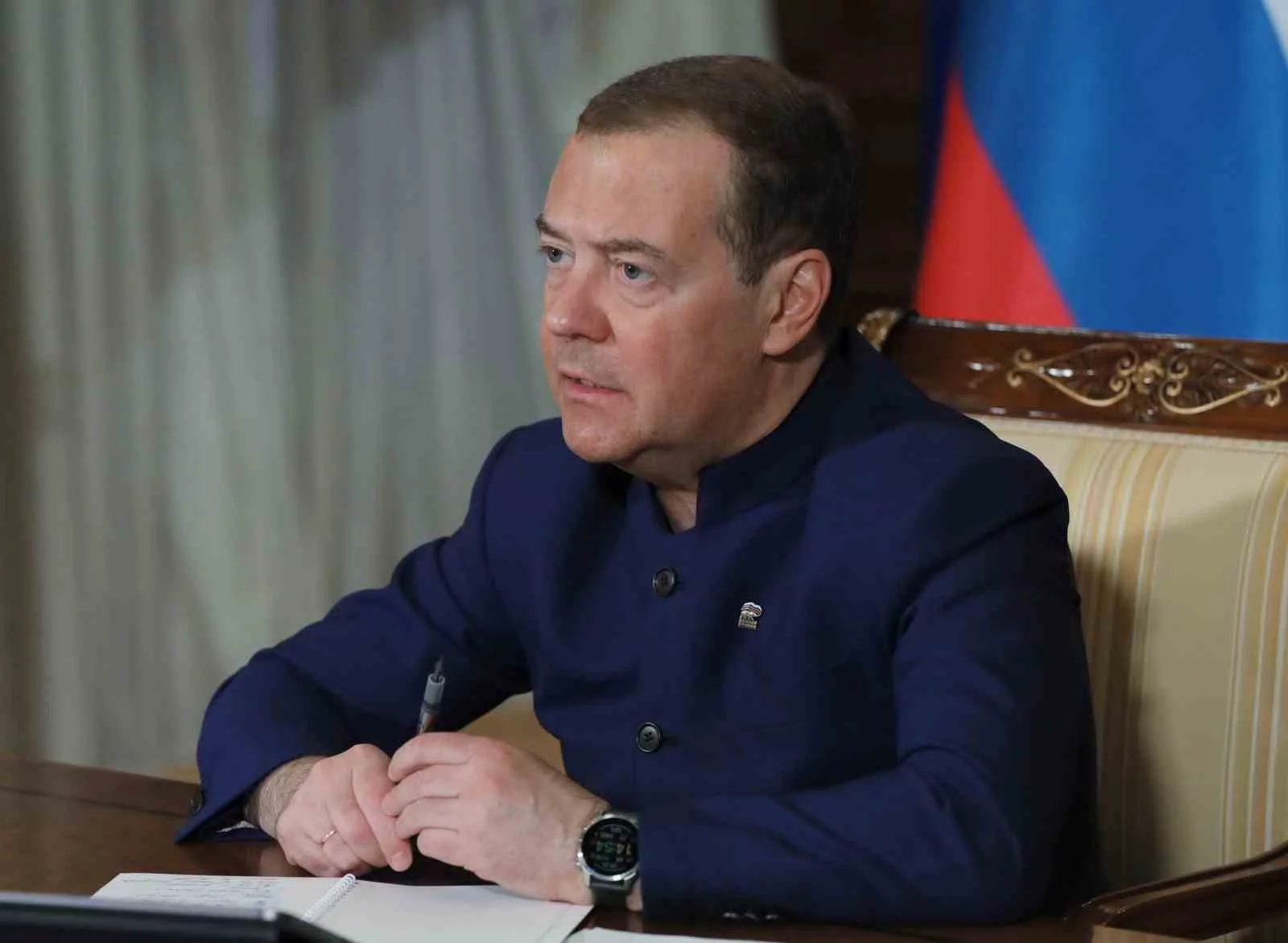 Medvedev: Ülkemize yönelik tehditleri, Polonya sınırına kadar olsa bile mümkün olduğunca geri itmeliyiz