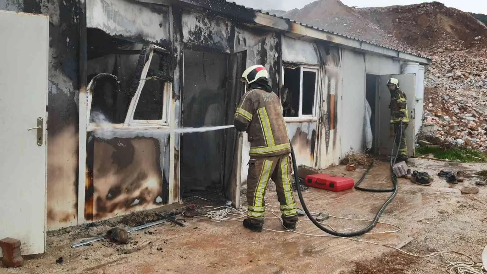 Orhanelide Şantiye İşçilerinin Yatakhanesinde Korkutan Yangın