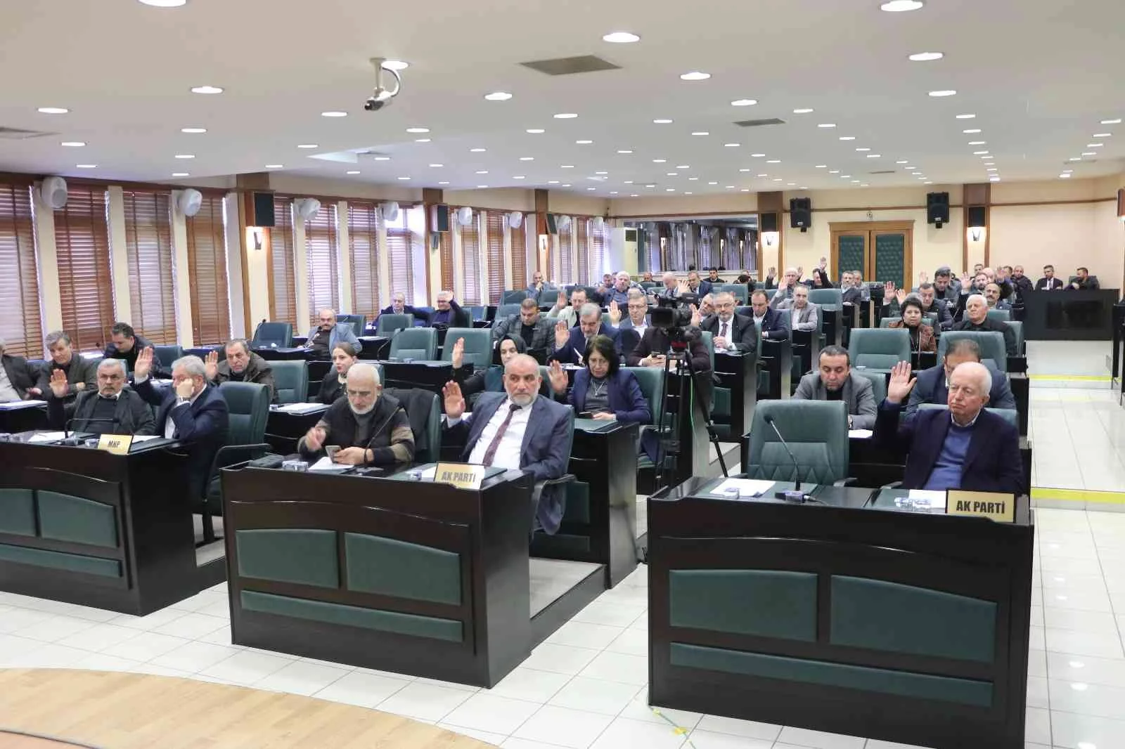 Samsun meclisi toplandı, 40 madde komisyonlara havale edildi