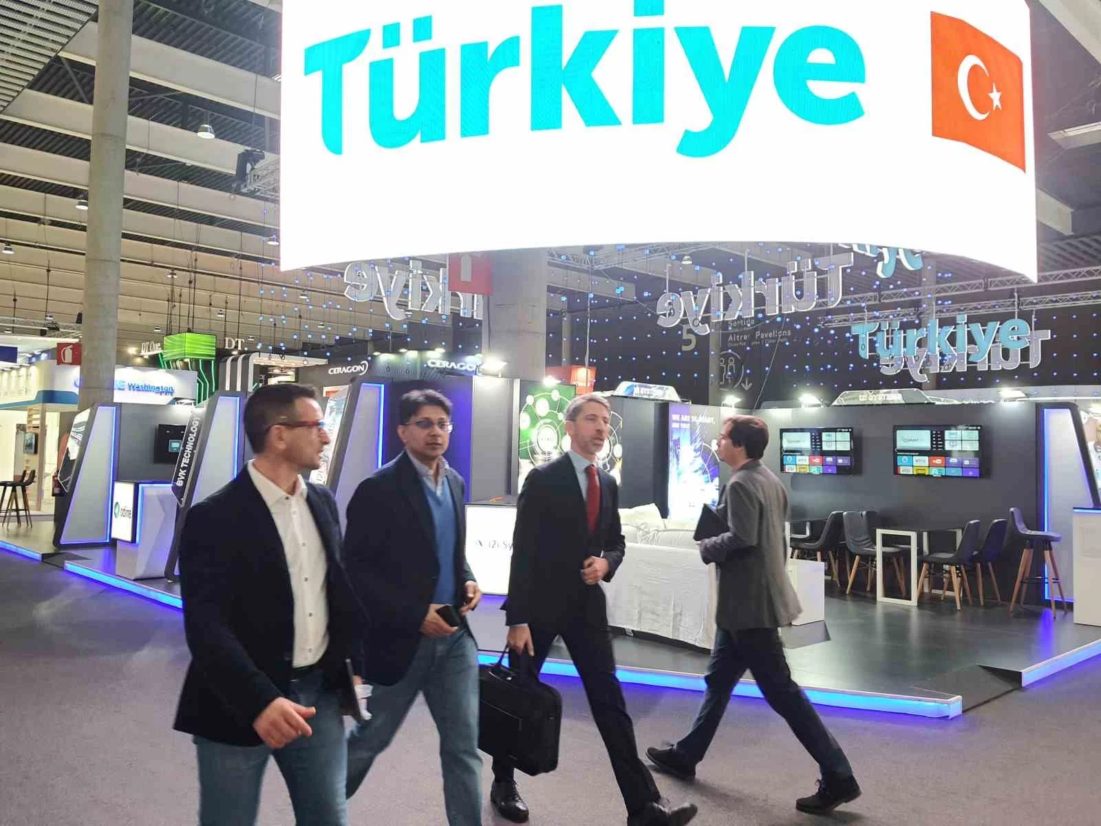 Türk şirketleri, teknoloji çözümlerini Mobil Dünya Kongresinde beğeniye sundu